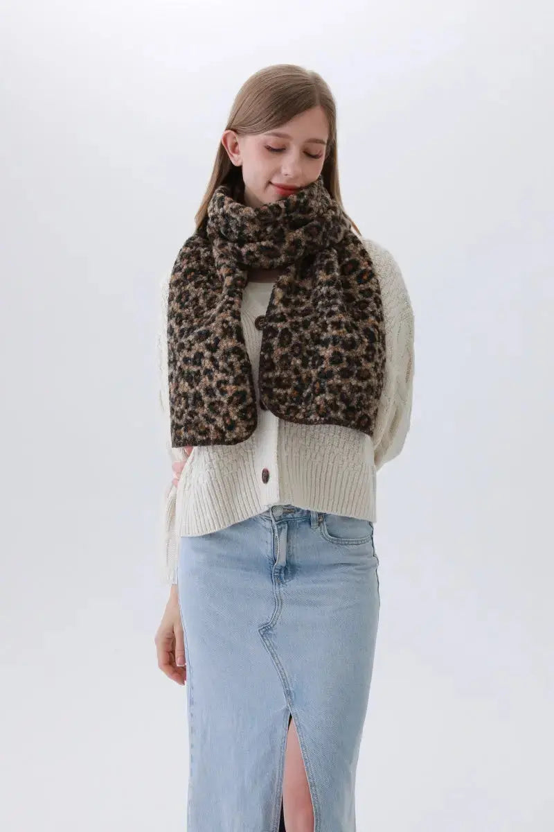 Leopard Print Woven Scarf – Animal Pattern Accent 🐆✨